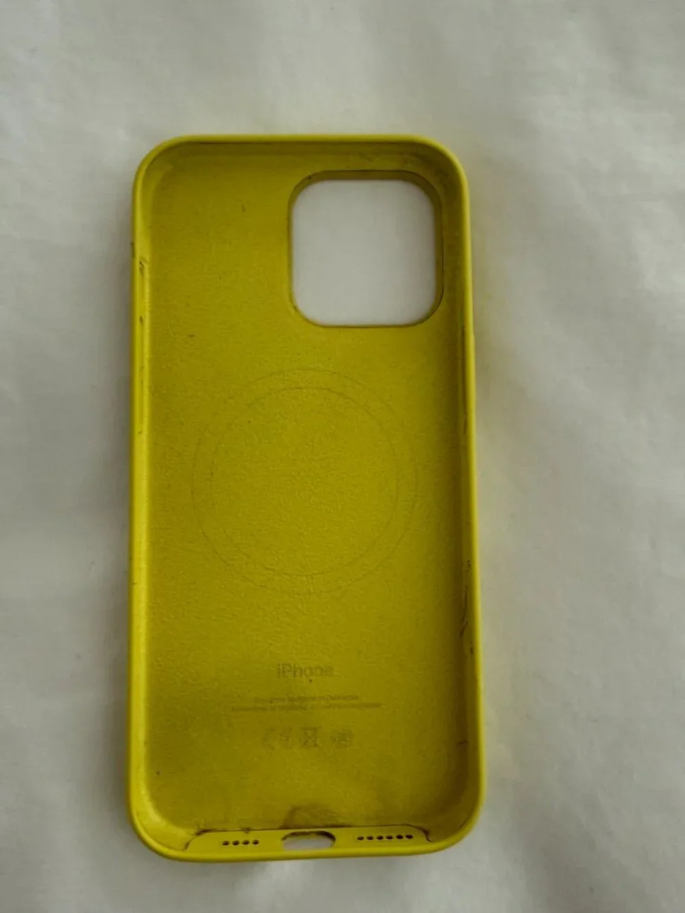 Apple iPhone 16 Pro Max Silicone Case - Yellow